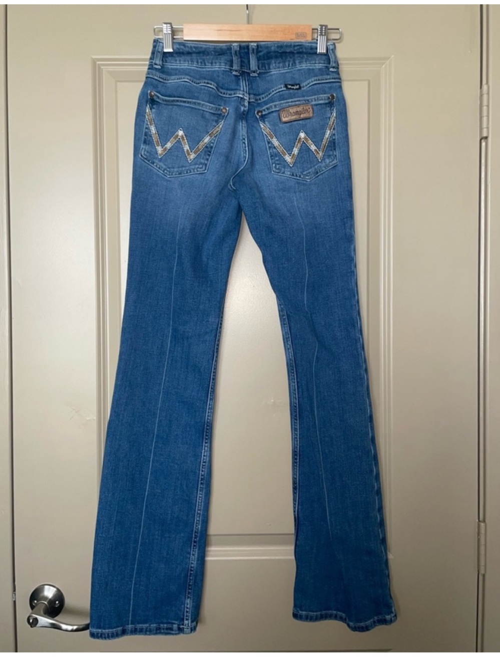 Women's Wrangler Retro® Mae Bootcut Jean in Faye 29x32 - Picture 6 of 10